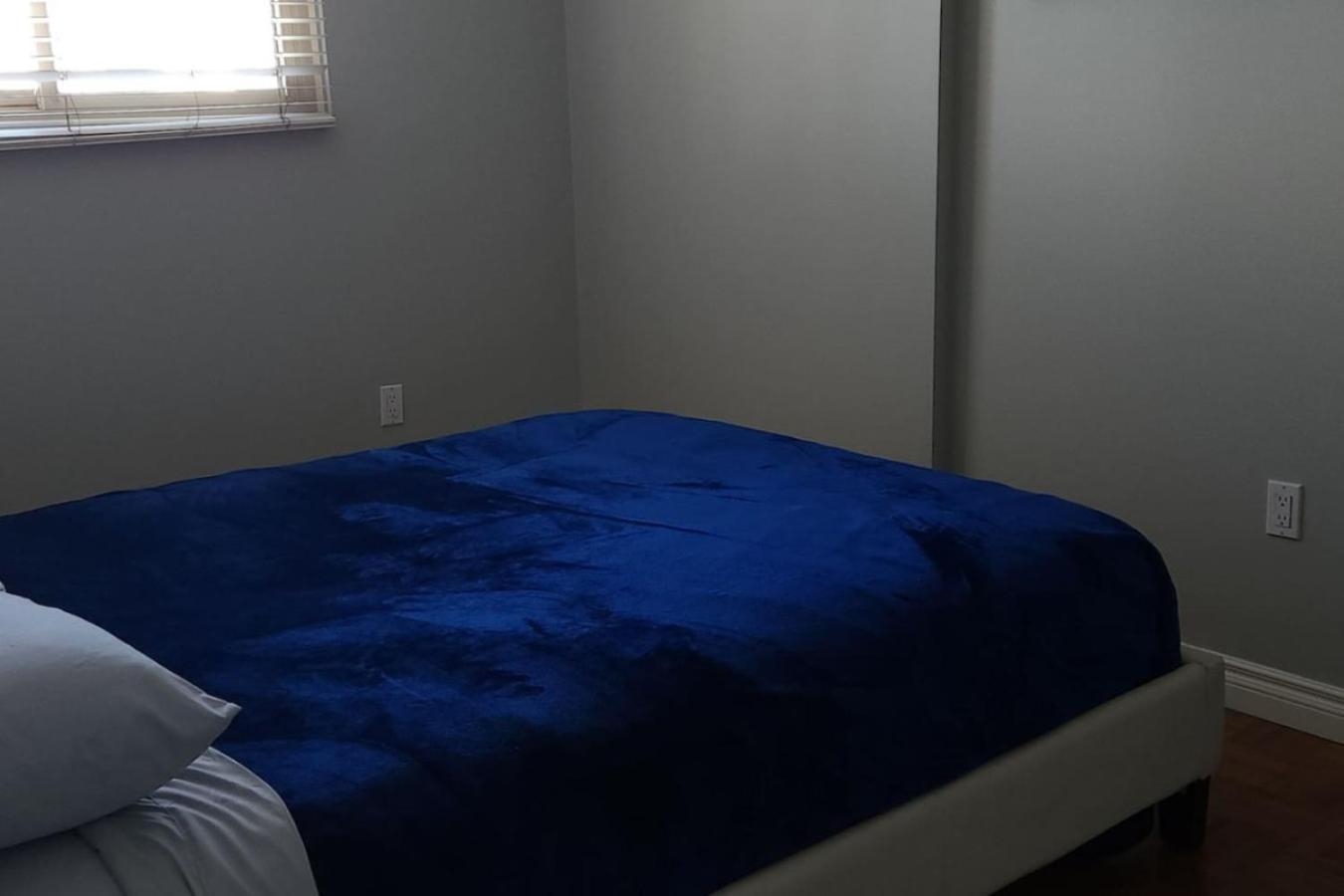 Apartment Stylish 2-bed, 1-bath In Downtown *